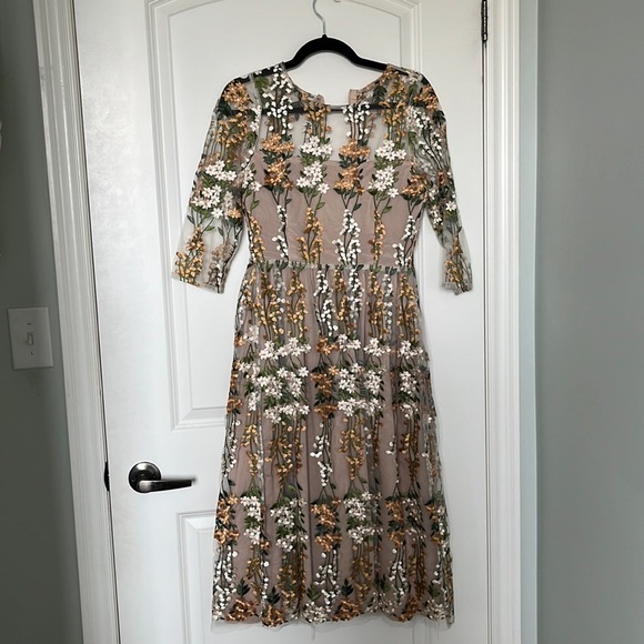 Beautiful Floral Dress - Picture 3 of 3